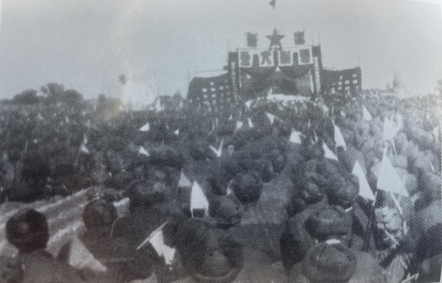 1950年10月16日，116师在部队驻地召开抗美援朝誓师大会。.jpg